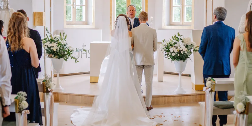 I Noticed Something Odd About the Bride at My Best Friend's Wedding – When I Lifted Her Dress, Everyone Was Left in Shock