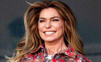 Fans React to Shania Twain, 59, Wearing a 'Diaper' During Her Recent Performance - Photos