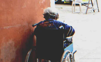 Son Leaves Mom in Wheelchair on the Street, Year Later Sees Her Coming to His House on Her Feet – Story of the Day