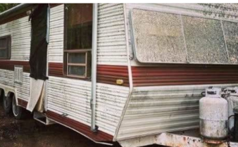 Homeless lady given free“ugly” abandoned trailer