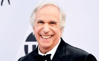 Henry Winkler's 7 Gorgeous Grandkids Have to Clear Dishes – What They Look Like