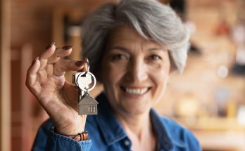 I Rented a Room from a Sweet Old Lady — but One Look at the Fridge the Next Morning Made Me Pack My Bags