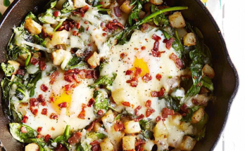 Spinach and Egg Skillet with Cheese: A Flavorful and Nutritious Meal