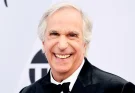 Henry Winkler's 7 Gorgeous Grandkids Have to Clear Dishes – What They Look Like