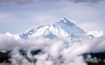 Scientists baffled after discovering secret mountains on Earth 100 times taller than Everest