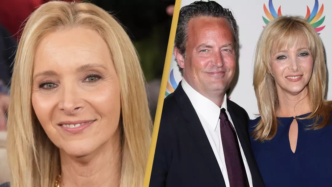 Lisa Kudrow finds note from Matthew Perry inside 'Cookie Time' jar from Friends set 20 years after filming finished