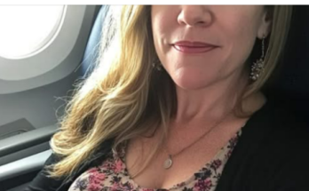 Flight Attendant Forced Me to Kneel on the Plane While Pregnant 