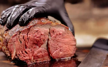 People are just finding out that the red liquid in steak isn't actually blood