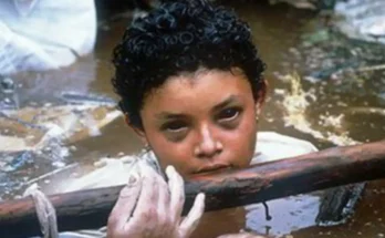 Photographer behind haunting image of girl with black eyes explained why he didn't try and save her