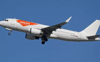 EasyJet plane seconds away from disaster after being incredibly close to hitting mountain