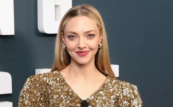 Amanda Seyfried admits her ‘boobs fell out’ in front of A-list celebrity during award show in new interview