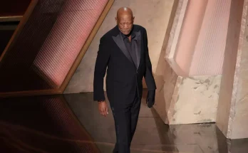 Why Morgan Freeman only wore a single glove during Oscars speech